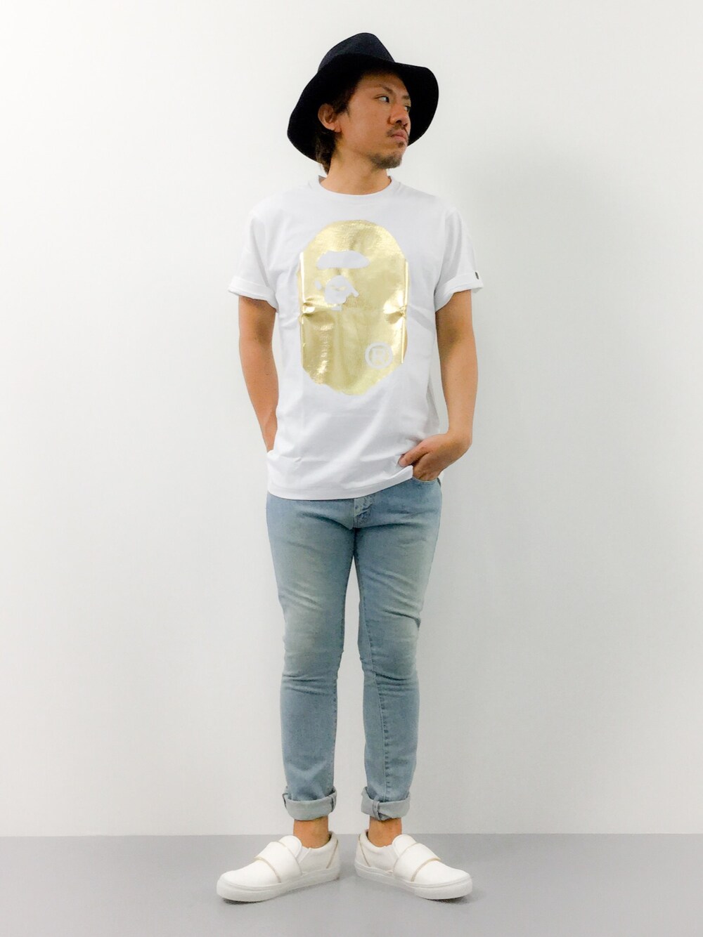 「ビッグシルエット、スリッポン、ゴールド、スキニーデニム、マウンテンハット」｜「FREAK'S STOREの【MADE IN JAPAN】 MOUNTAIN HAT　  （ハット、ブルー系）」を使った、B-chanさん（メンズ・168cm）の夏コーディネートの1枚目の写真