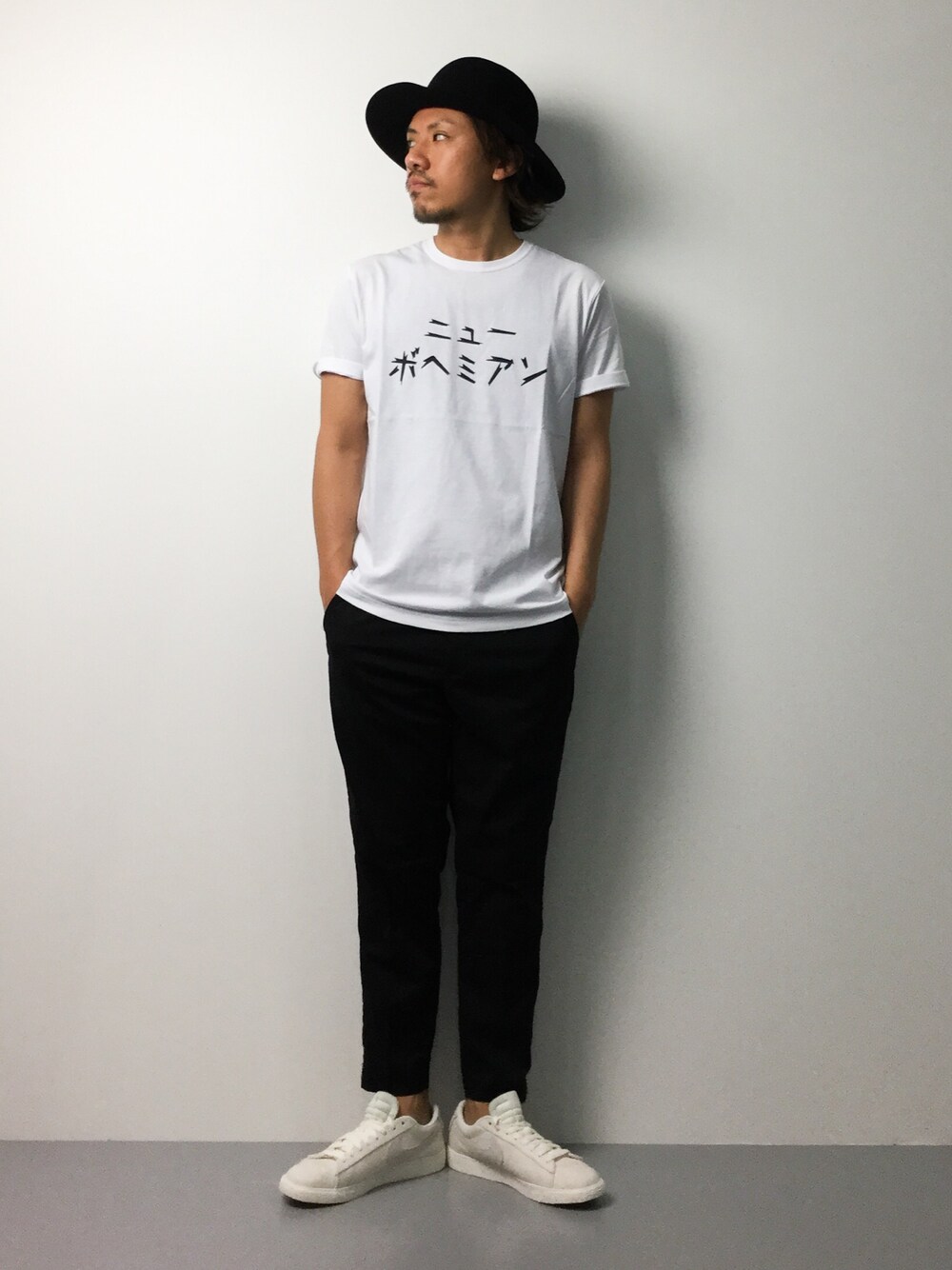 「NIKE、Tシャツ、ハット、モノトーン、ナイキ、ボーラーハット、シンプルコーデ、夏コーデ」｜「HAREのボーラーHAT(HARE)（ハット、ブラック系）」を使った、B-chanさん（メンズ・168cm）の夏コーディネートの1枚目の写真