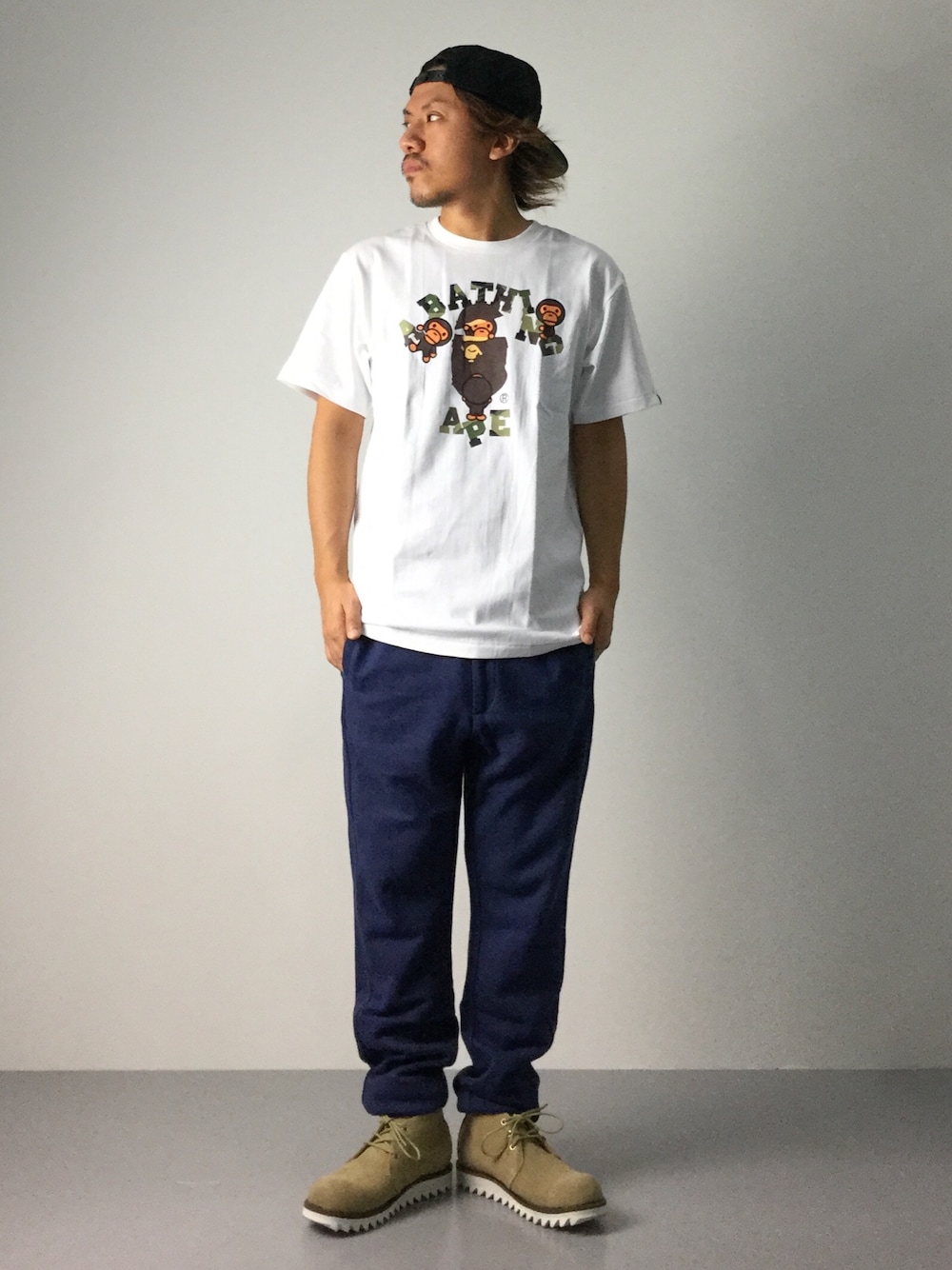「スウェットパンツ、夏、ベースボールキャップ、street、ラフ、デザートブーツ、ストリートMIX」｜「DOUBLE STEALのBig Tag Aloha B.B CAP（キャップ、ブラック系）」を使った、B-chanさん（メンズ・168cm）の夏コーディネートの1枚目の写真