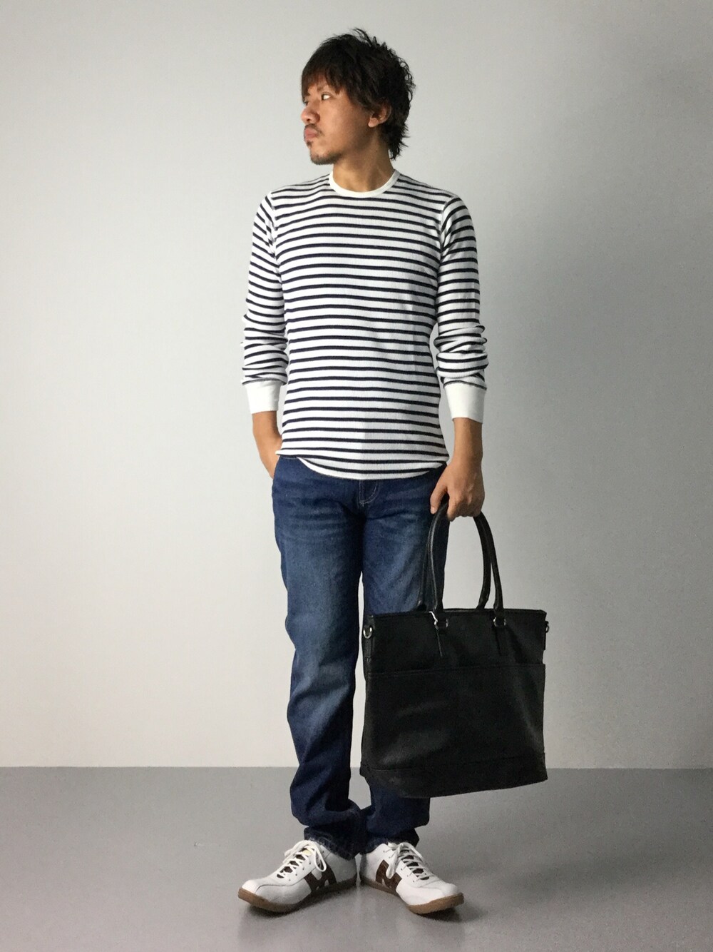 「デニム、トートバッグ、ボーダー、秋服、サーマル」｜「RAGEBLUEの＜2WAY仕様＞フェイクレザートート/ショルダーバッグ /566106（トートバッグ、ブラック系）」を使った、B-chanさん（メンズ・168cm）の秋コーディネートの1枚目の写真