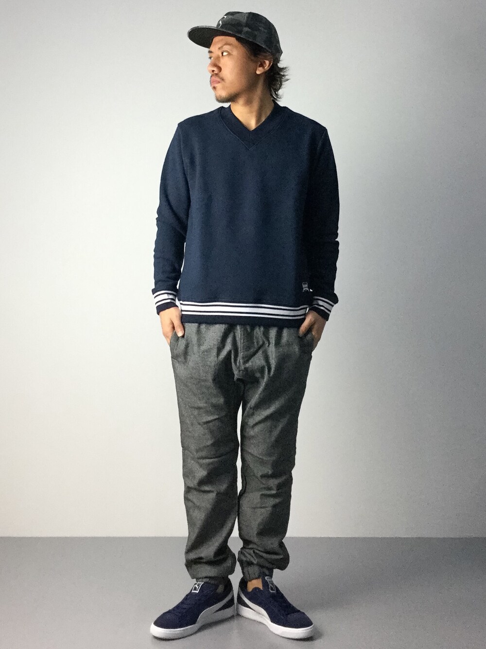 「スウェット、キャップ、スエード、ベースボールキャップ、PUMA」｜「EBBETS FIELD FLANNELSのEBBETS FIELD FLANNELS: 6パネル カモフラージュ ベースボールキャップ（キャップ、グレー系）」を使った、B-chanさん（メンズ・168cm）の秋コーディネートの1枚目の写真