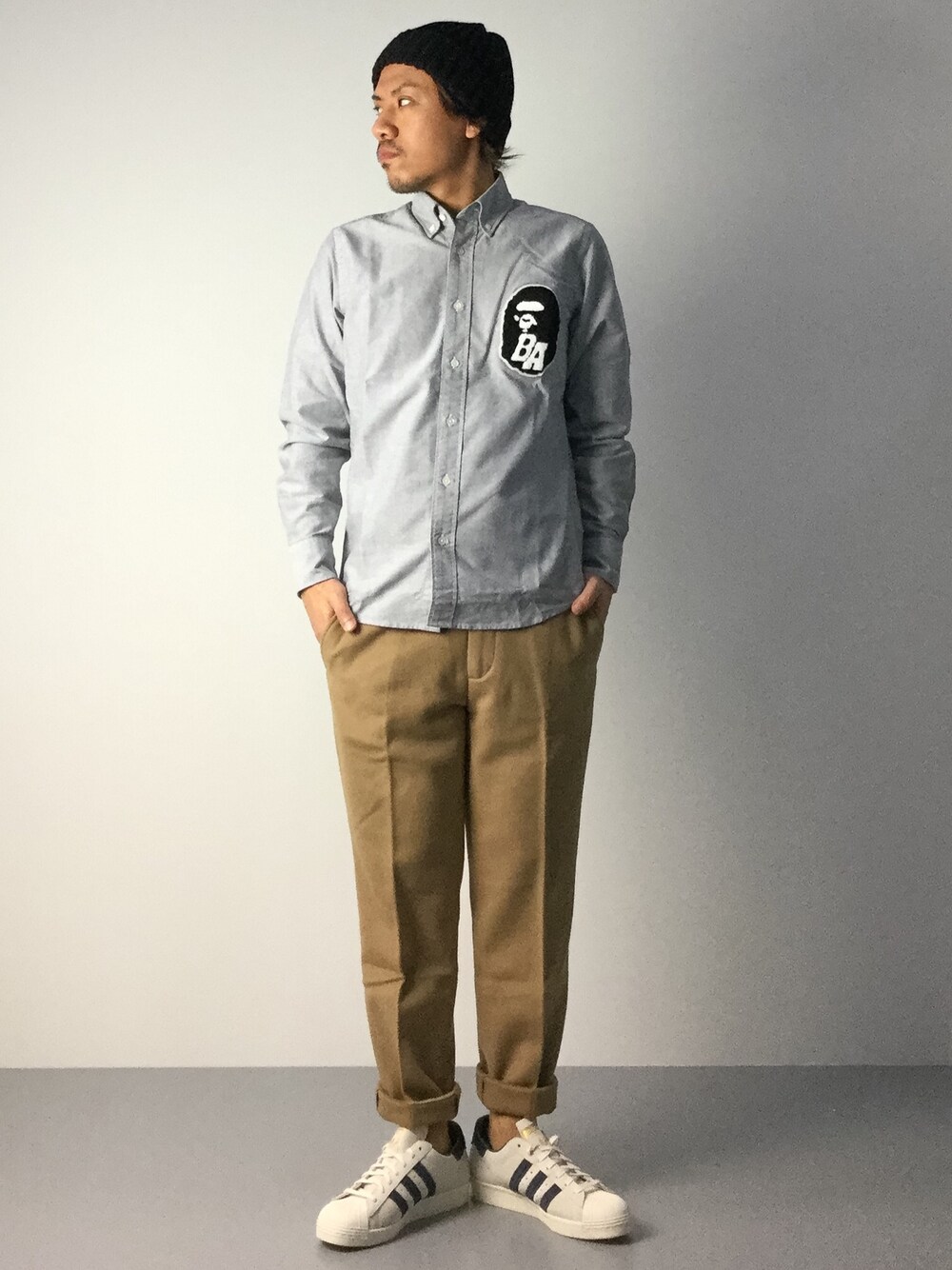 「シャツ、adidas、アディダス、A BATHING APE、シャツスタイル、ape」｜「HIGHLAND 2000の 【Ri】HIGHLAND2000　（ハイランド2000）　BOPCAP　ニット帽　（303）   （ニットキャップ/ビーニー、ブラック系）」を使った、B-chanさん（メンズ・168cm）の秋コーディネートの1枚目の写真