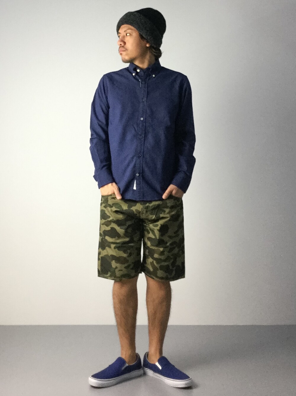 「シャツ、ニット帽、カモフラ、ショーツ、A BATHING APE、シャツスタイル、ape」｜「JOURNAL STANDARDのINFIELDER DESIGN /インフィルダーデザイン:アルパカループニットキャップ（ニットキャップ/ビーニー、ブラック系）」を使った、B-chanさん（メンズ・168cm）の秋コーディネートの1枚目の写真