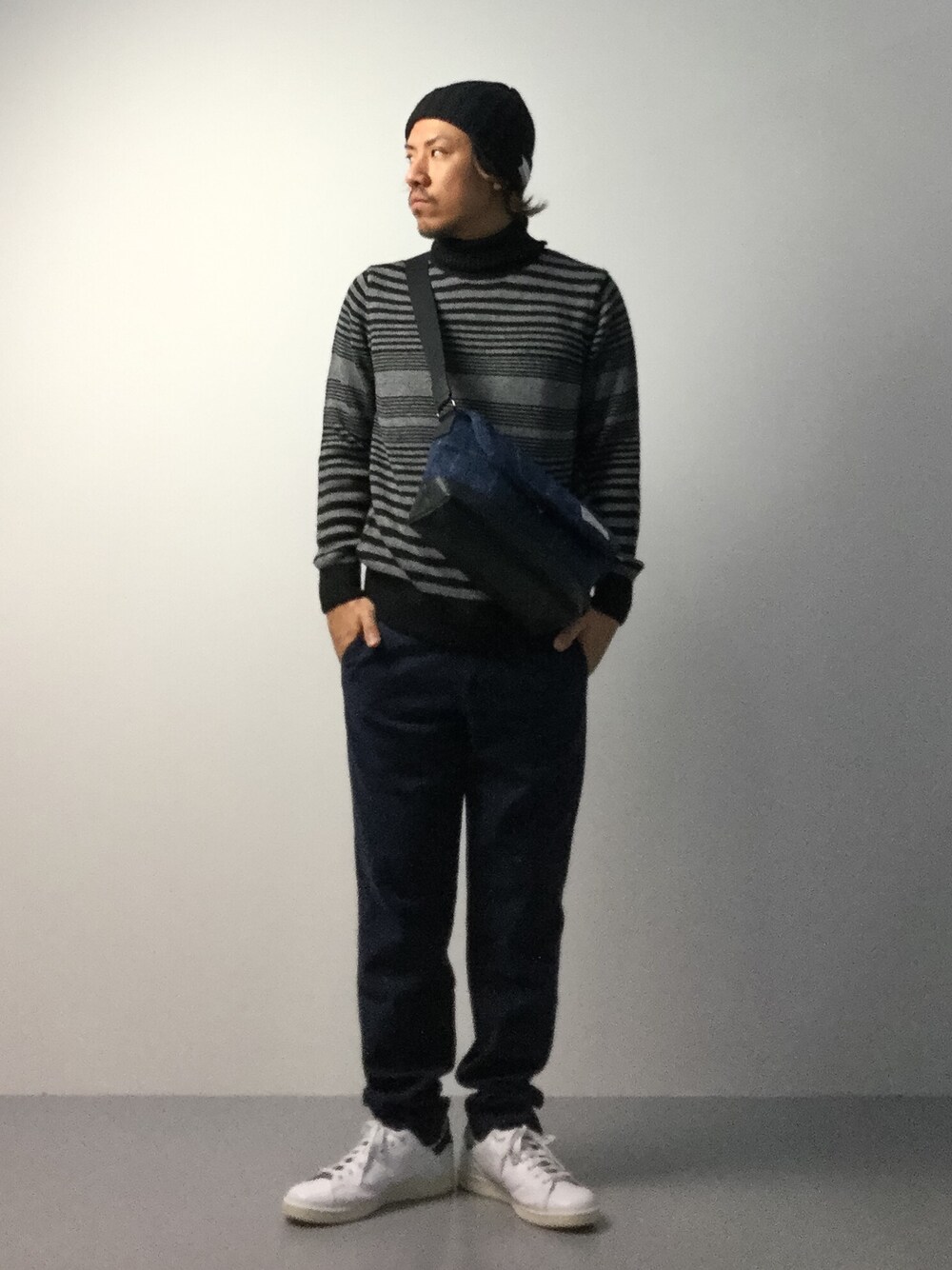 「URBAN RESEARCH DOORS MENSの【WEB限定】DOORS リブニットキャップ（ニットキャップ/ビーニー、ブラック系）」を使った、B-chanさん（メンズ・168cm）の秋コーディネートの1枚目の写真