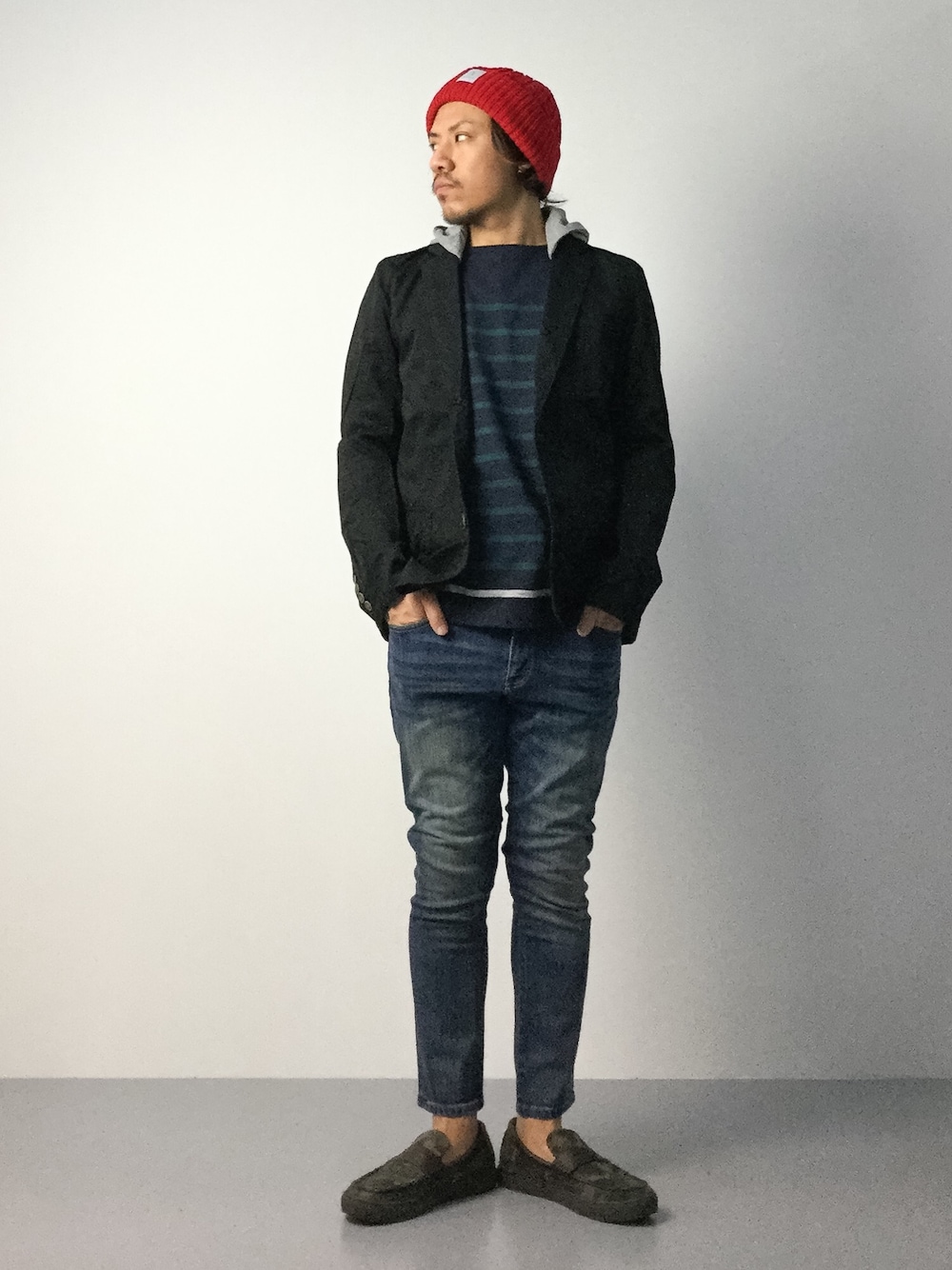 「AnoutcommuneのANOUTCOMMUNE : Rope knit Beanie（ニットキャップ/ビーニー、レッド系）」を使った、B-chanさん（メンズ・168cm）の秋コーディネートの1枚目の写真