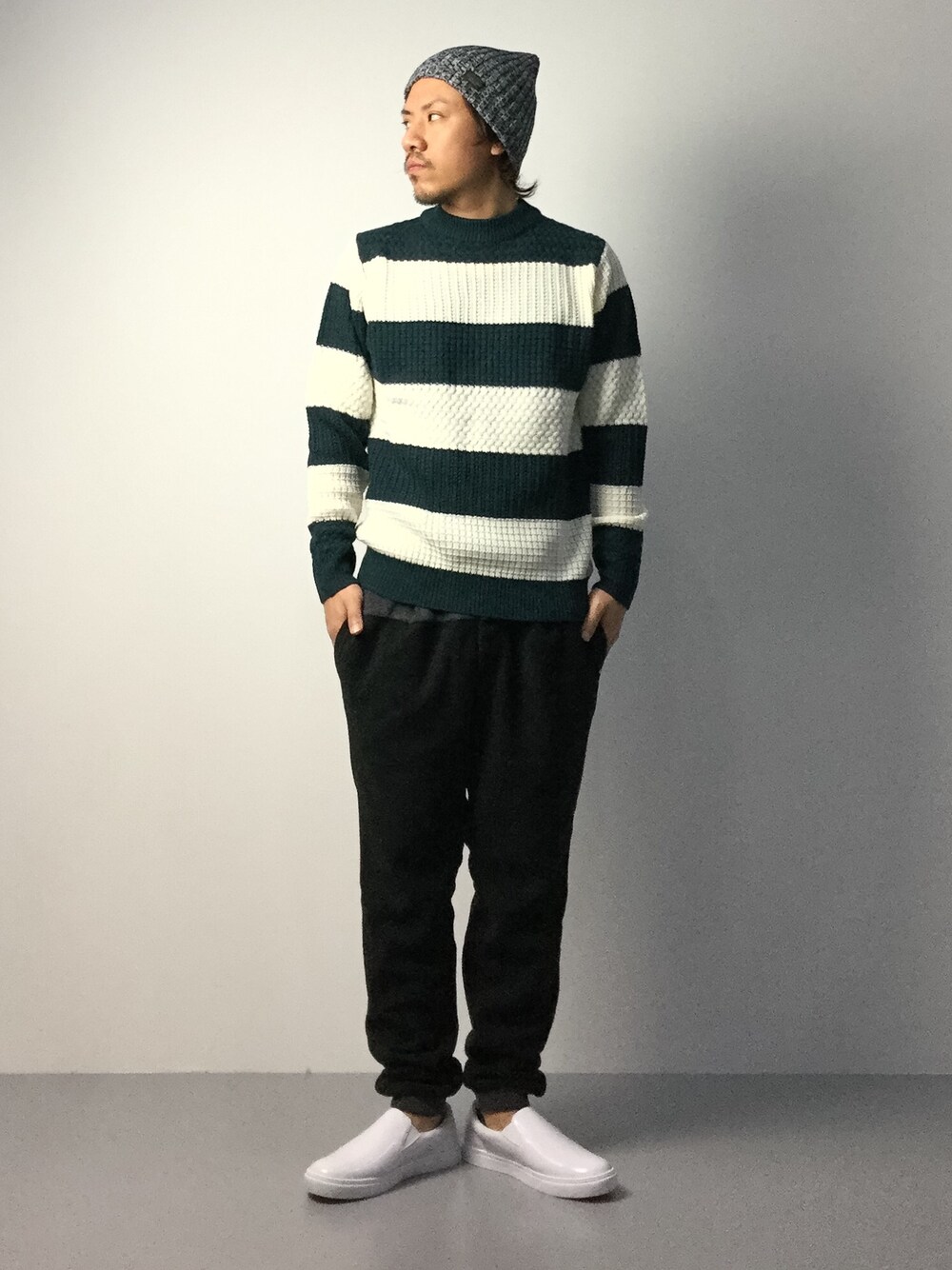 「CABALLEROのCABALLERO BEANIE KNIT CAP MALAGA（ニットキャップ/ビーニー、ブラック系）」を使った、B-chanさん（メンズ・168cm）の秋コーディネートの1枚目の写真