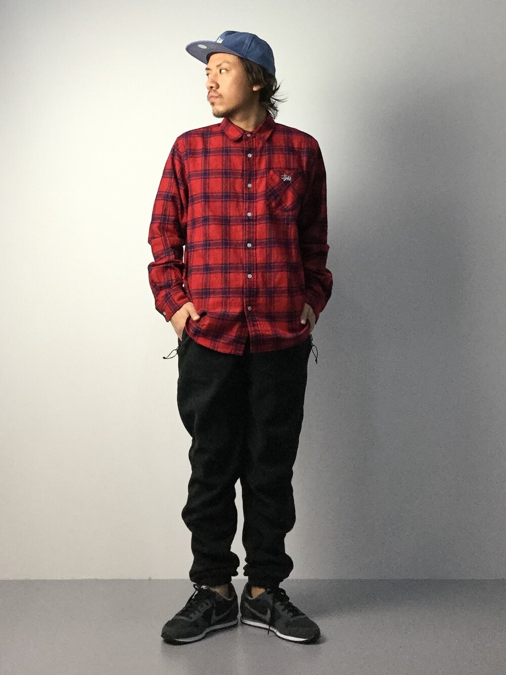 「STUSSYのContrast Stitched Strapback（キャップ、ブルー系）」を使った、B-chanさん（メンズ・168cm）の秋コーディネートの1枚目の写真