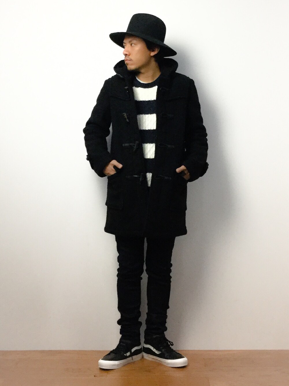 「BEAMSのGLOVERALL×BEAMS / 別注 ブラック ボア ダッフルコート（ダッフルコート、ブラック系）」を使った、B-chanさん（メンズ・168cm）の冬コーディネートの1枚目の写真
