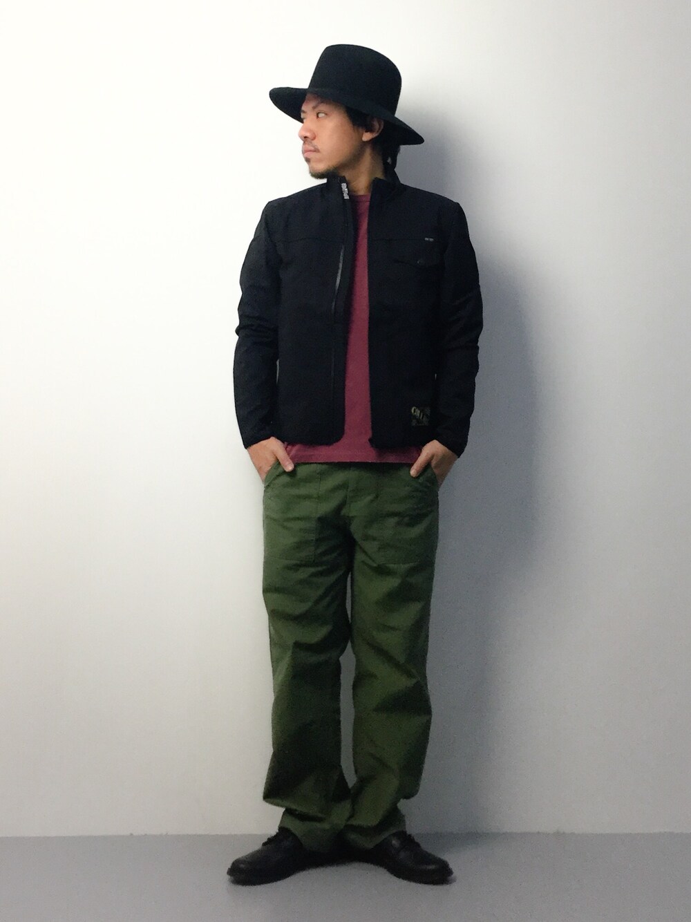 「COLLARSのストレッチ綿ナイロン クライミング ジャケット（ナイロンジャケット、ブラック系）」を使った、B-chanさん（メンズ・168cm）の冬コーディネートの1枚目の写真