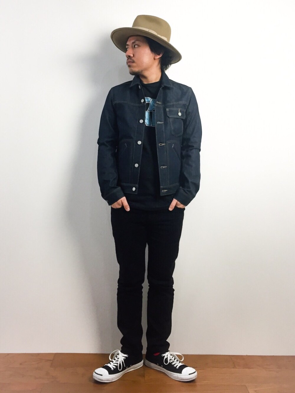 「LOUNGE LIZARDのNON WASH DENIM JKT（デニムジャケット、ブルー系）」を使った、B-chanさん（メンズ・168cm）の冬コーディネートの1枚目の写真