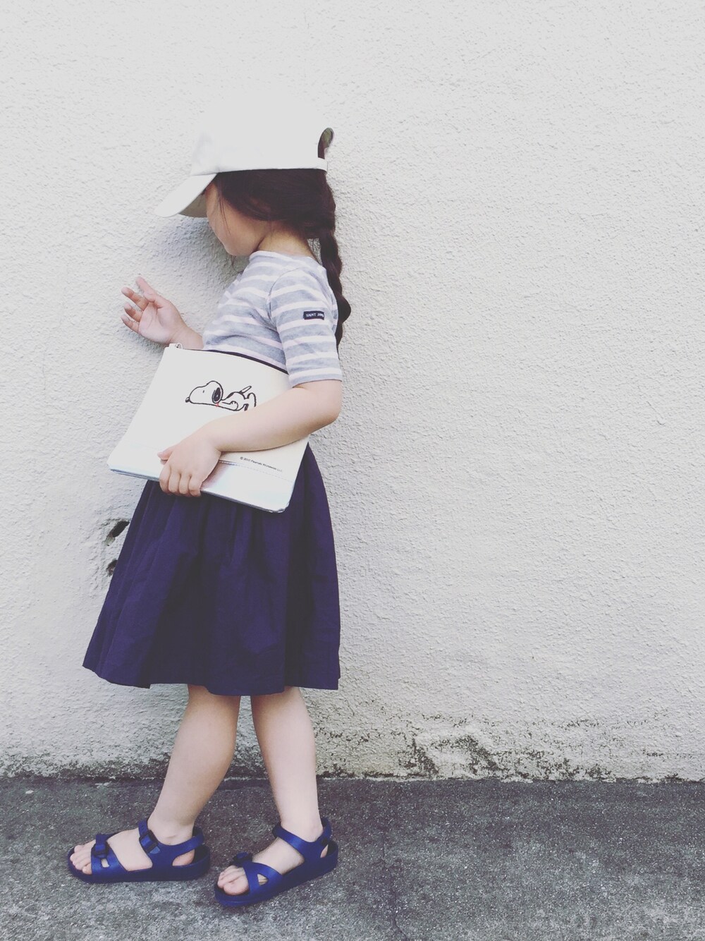 「カジュアル、おんなのこ、kids、キャップ、シンプル、セントジェームス、ビルケンシュトック、ボーダー、サンダル」｜「salut!のアイテム（キャップ、ホワイト系）」を使った、Rtomoさん（キッズ・110cm）の夏コーディネートの1枚目の写真