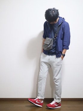 「アイテム（マウンテンパーカー、ブルー系）」を使った、ワタルさん（メンズ・180cm）の秋コーディネート