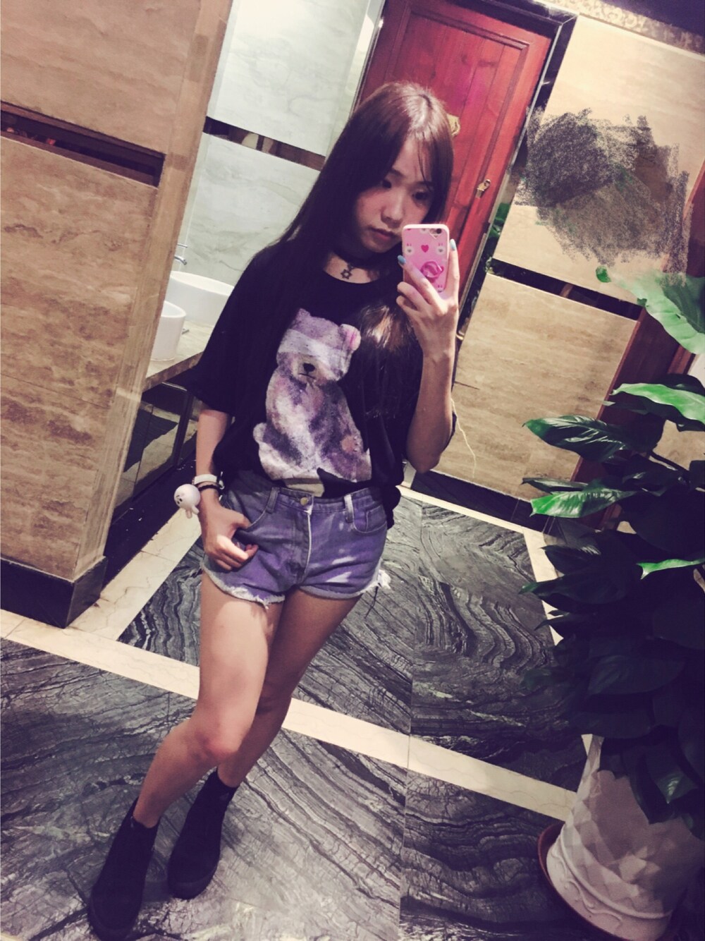 「Ank Rougeのアイテム（Tシャツ/カットソー、ブラック系）」を使った、sylph晨晨さん（レディース・165cm）の秋コーディネートの1枚目の写真
