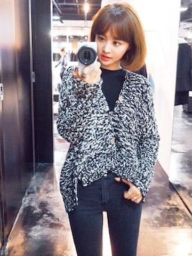 「オールグレー」｜「アイテム（デニムパンツ）」を使った、jihyun_imvelyさん（レディース・163cm）の秋コーディネート