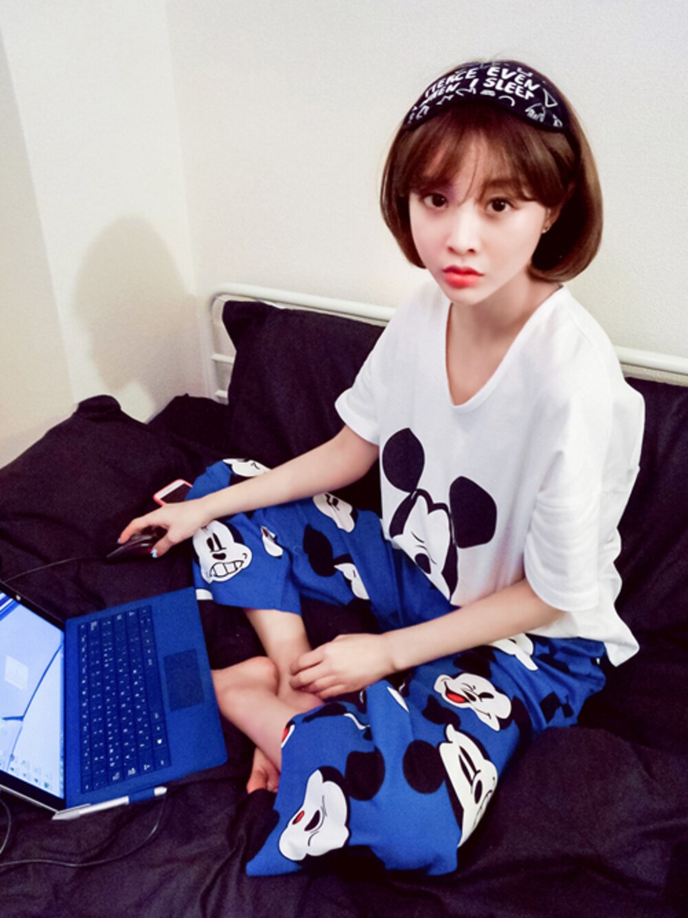 「ルームウェア、ミッキー、パジャマ、미키마우스、imvely」｜「imvelyのミッキーパジャマ（Tシャツ/カットソー、ホワイト系）」を使った、jihyun_imvelyさん（レディース・163cm）の春コーディネートの1枚目の写真