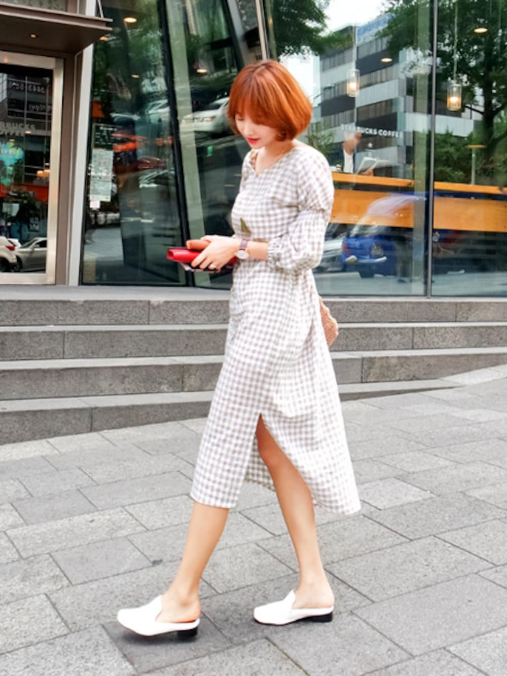 「チェック、ベージュ、ootd、ロングワンピース、シンプルコーデ、オトナカジュアル、韓国ファッション、ミモレ丈、imvely、 秋のコーデ」｜「imvelyのブロックチェックロングワンピース（ワンピース、ベージュ系）」を使った、jihyun_imvelyさん（レディース・163cm）の夏コーディネートの1枚目の写真