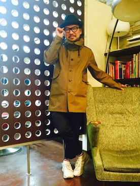 「黒縁メガネ」｜「アイテム（その他アウター）」を使った、ゴカン ヒロユキさん（メンズ・173cm）の秋コーディネート