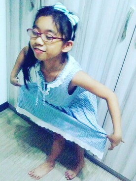 「アイテム（ヘアアクセサリー、ブルー系）」を使った、anita changさん（キッズ・125cm）の秋コーディネート