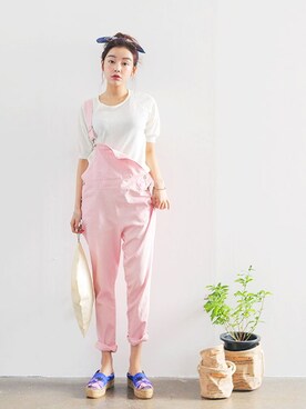 サロペット オーバーオールを使った ピンク の人気ファッションコーディネート Wear