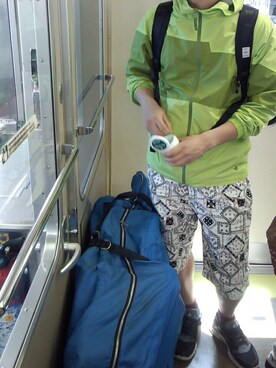 「ボーダーソックス」｜「アイテム（マウンテンパーカー）」を使った、中村yo介さん（メンズ・172cm）の夏コーディネート