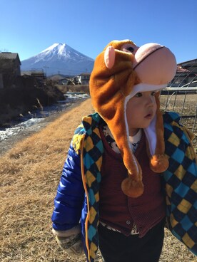 「3coins（3coins）のアイテム（ニットキャップ/ビーニー、ブラウン系）」を使った、ソーマスさん（キッズ）の冬コーディネート
