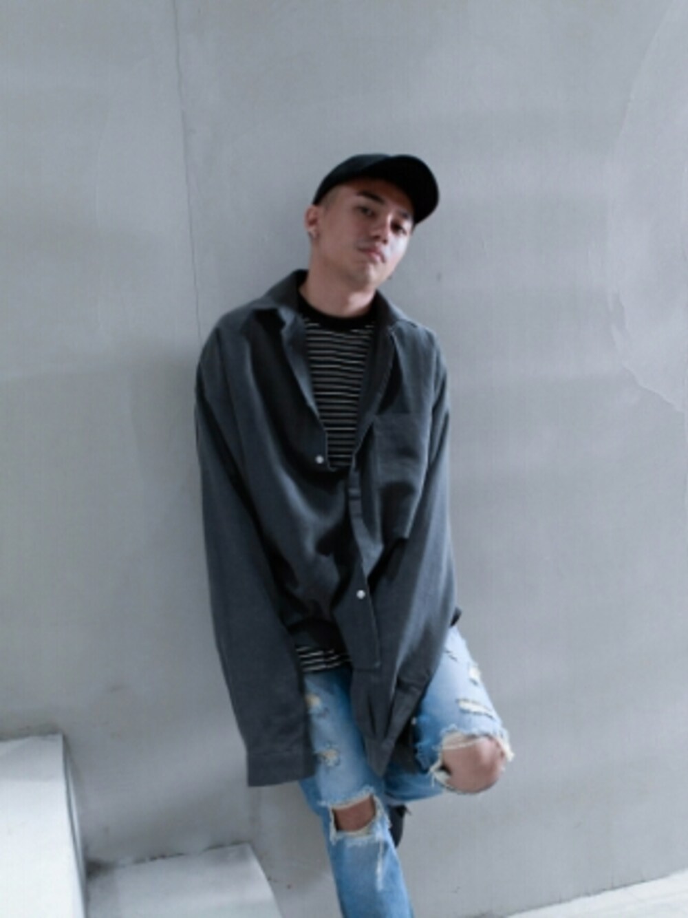 「reposのアイテム（シャツ/ブラウス、グレー系）」を使った、龍さん（メンズ・168cm）の秋コーディネートの1枚目の写真
