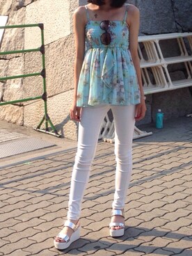 「アイテム（チューブトップ、ブルー系）」を使った、miku (I9)さん（レディース・164cm）の夏コーディネート