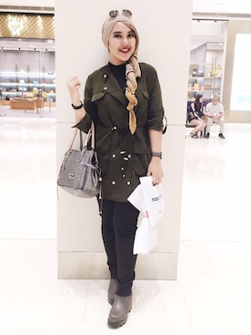 「ZALORA（-）のアイテム（ジャケット/アウター）」を使った、Anastasia Asyikinさん（レディース・165cm）の春コーディネート