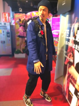 「carhartt」｜「アイテム（ステンカラーコート）」を使った、natsumiiiさん（メンズ・180cm）の冬コーディネート
