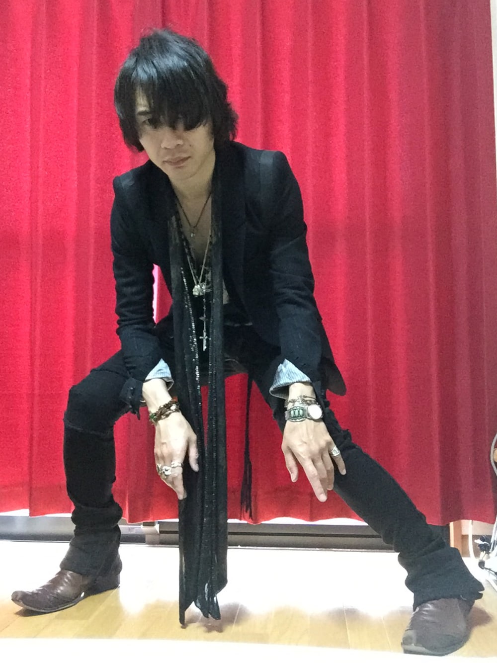 「IF SIX WAS NINE、ジャケット、レースアップ、rock、BEDROCK、ロザリオ」｜「IF SIX WAS NINEのアイテム（ジャケット/アウター、ブラック系）」を使った、Yosukeさん（メンズ・165cm）の春コーディネートの1枚目の写真