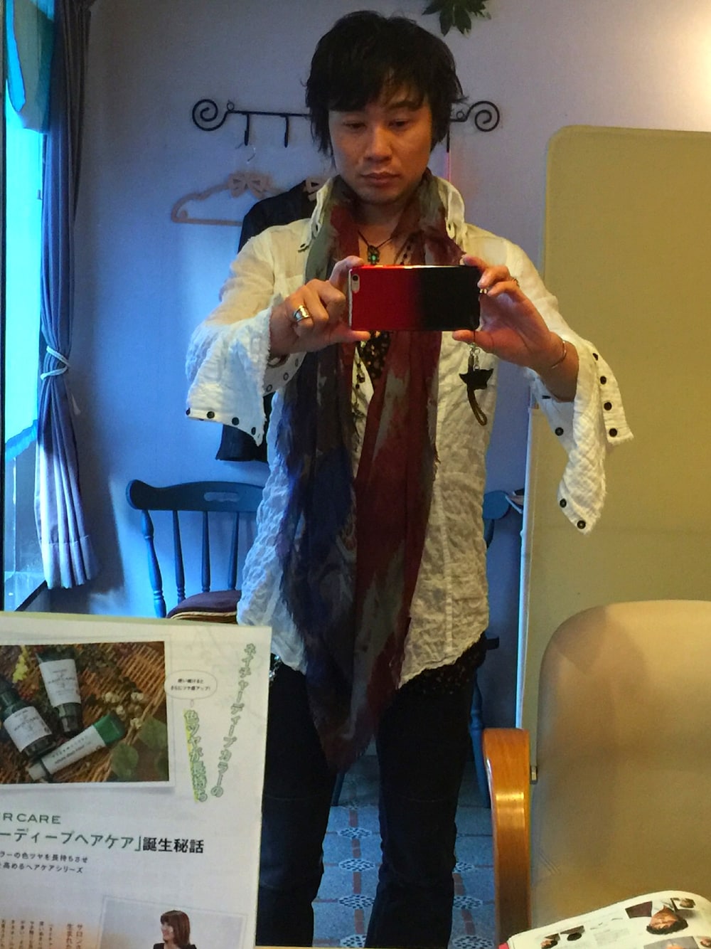 「hairstyle、L.G.B.、IF SIX WAS NINE、IFSIXWASNINE 、星条旗、シャツスタイル、白シャツ、美容院、美容室」｜「L.G.B.のL.G.B. / Shirt-G（シャツ/ブラウス、ホワイト系）」を使った、Yosukeさん（メンズ・165cm）の冬コーディネートの1枚目の写真