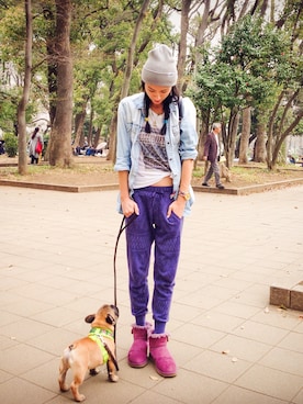 「ROXY（ロキシー）のアイテム（パンツ）」を使った、Justine Kuriharaさん（レディース・170cm）の春コーディネート