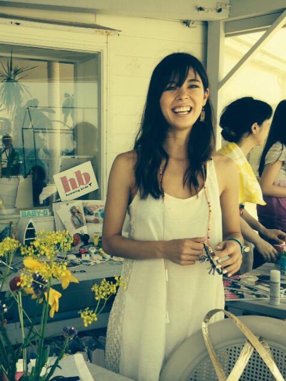 「タンクワンピース、白、海」｜「ROXYのアイテム（ワンピース、ホワイト系）」を使った、Justine Kuriharaさん（レディース・170cm）の夏コーディネートの1枚目の写真