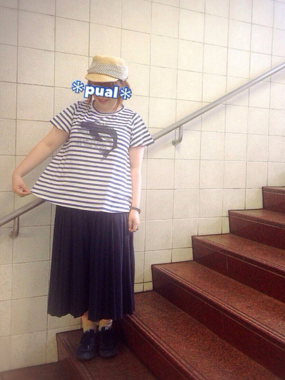 その他のTシャツ/カットソー、ブルー系のその他パンツ、その他のTシャツ/カットソーを着用したレディースの夏コーディネートの1枚目の写真