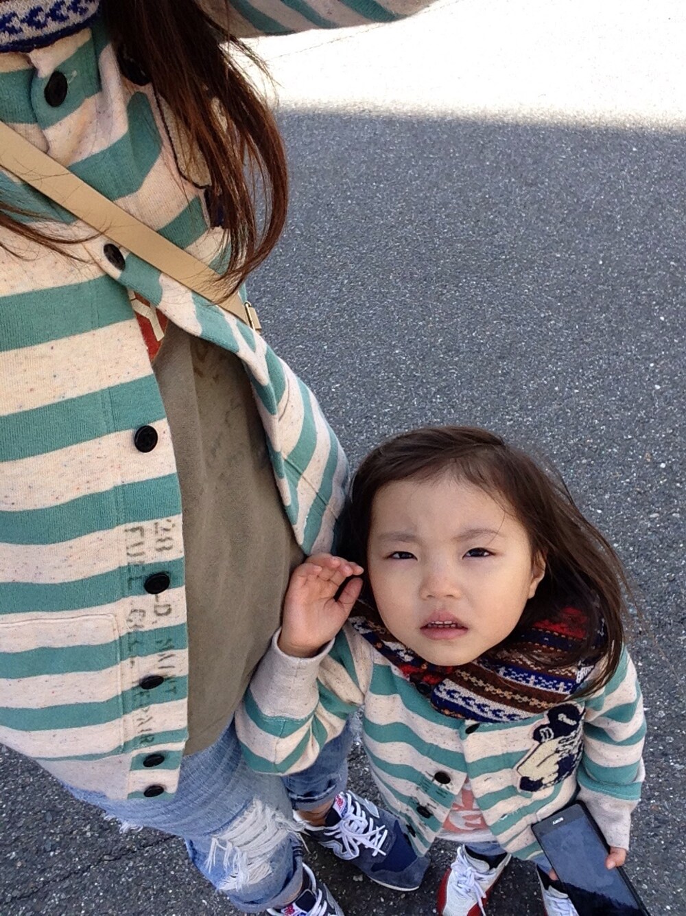 「パーカー、DENIM DUNGAREE、おそろいコーデ、ナイキ、エアジョーダン」｜「DENIM DUNGAREEのアイテム（パーカー、ブルー系）」を使った、＊M&M＊さん（キッズ・90cm）の春コーディネートの1枚目の写真