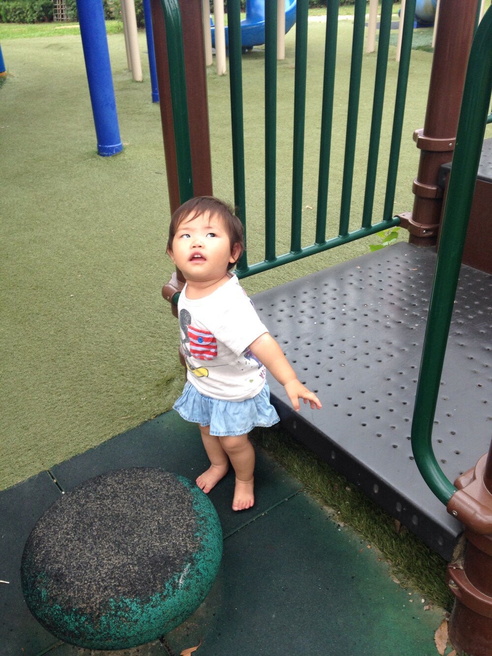 「ミッキー、Diesel、公園、kids」｜「F.O.KIDSのアイテム（Tシャツ/カットソー、ホワイト系）」を使った、＊M&M＊さん（キッズ・80cm）の夏コーディネートの1枚目の写真
