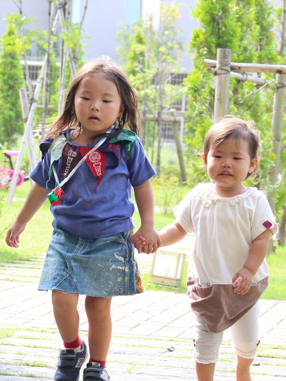 「DENIM DUNGAREE、お誕生日会、女の子」｜「DENIM DUNGAREEのアイテム（Tシャツ/カットソー、ブルー系）」を使った、＊M&M＊さん（キッズ・100cm）の秋コーディネートの1枚目の写真
