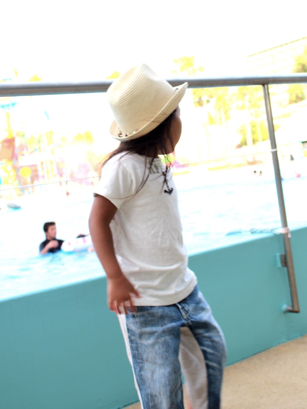 「夏、4歳、プール、DENIM DUNGAREE」｜「DENIM DUNGAREEのアイテム（Tシャツ/カットソー、ホワイト系）」を使った、＊M&M＊さん（キッズ・90cm）の夏コーディネートの1枚目の写真