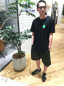 「SHIPS JET BLUE（シップスジェットブルー）のアイテム（スニーカー）」を使った、福山さん（メンズ・178cm）の夏コーディネート