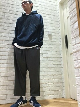 「SHIPS JET BLUE（シップスジェットブルー）のアイテム（スニーカー）」を使った、福山さん（メンズ・178cm）の夏コーディネート