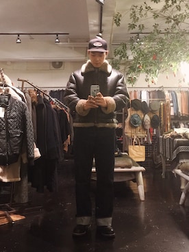 「アイテム（ミリタリージャケット、ブラウン系）」を使った、이선웅さん（メンズ・178cm）の冬コーディネート