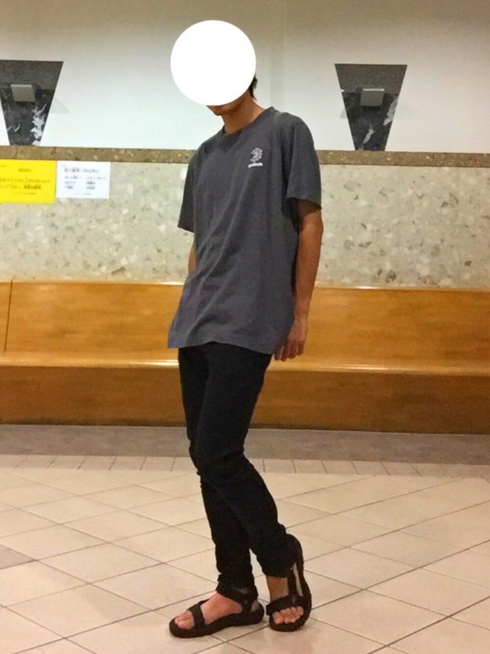 「ReebokのReebok CLASSIC × Kastane　Tシャツチュニック（Tシャツ/カットソー、グレー系）」を使った、ぴーまんさん（メンズ・171cm）の夏コーディネートの1枚目の写真