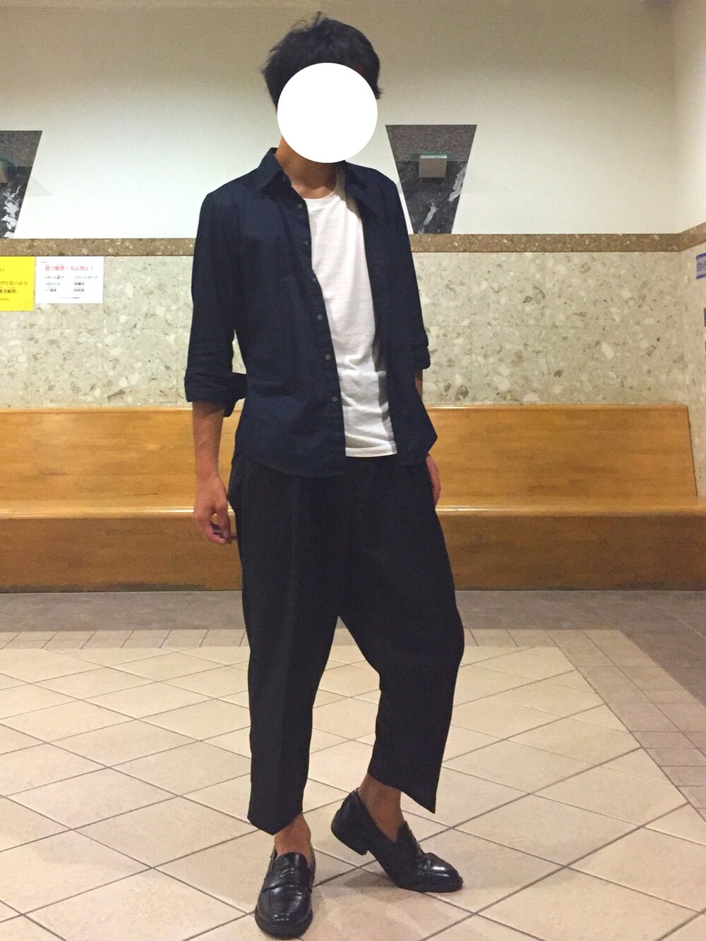 「シンプル、秋コーデ」｜「JUNREDのワイドTRタックパンツ（その他パンツ、ブラック系）」を使った、ぴーまんさん（メンズ・171cm）の秋コーディネートの1枚目の写真