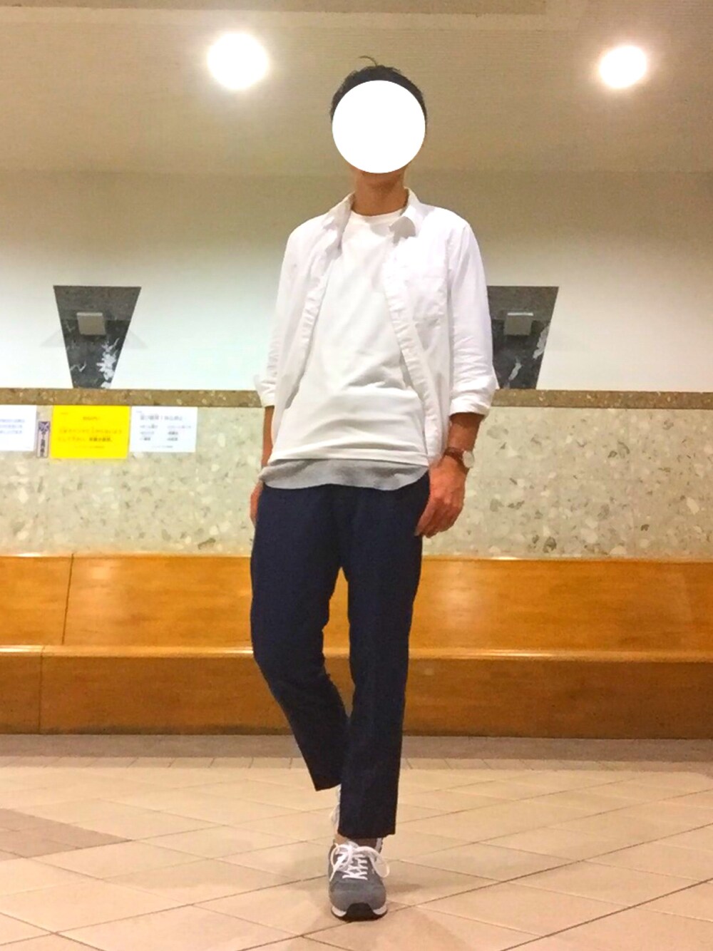 「無印良品のアイテム（シャツ/ブラウス、ホワイト系）」を使った、ぴーまんさん（メンズ・171cm）の秋コーディネートの1枚目の写真