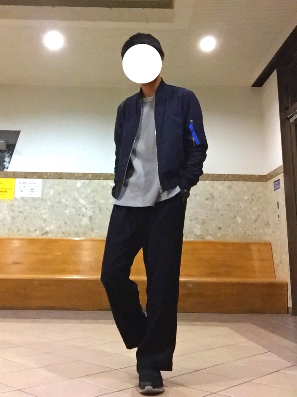 「niko and...の 綿ナイロンタッサーMA-1ブルゾン【niko and...】（MA-1、ブルー系）」を使った、ぴーまんさん（メンズ・171cm）の秋コーディネートの1枚目の写真