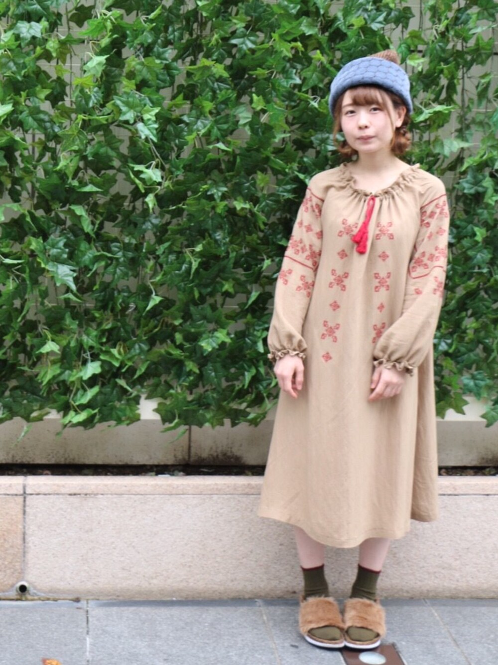 「秋のコーデ、ワンピース、ファーサンダル、刺繍、ブラウン、カオリノモリ、Crisp、merフレンズ、お散歩♪」｜「kaorinomoriのアイテム（帽子、ブラウン系）」を使った、m a n a  さん（レディース・152cm）の秋コーディネートの1枚目の写真