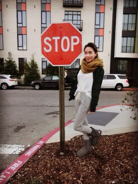 「アイテム（その他シューズ、グレー系）」を使った、あにーさん（レディース・165cm）の冬コーディネート