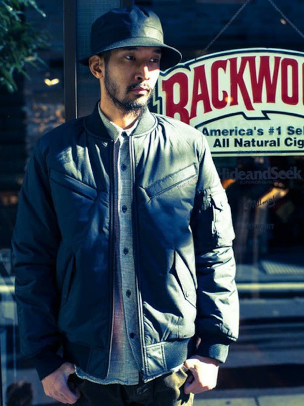 「Back ChannelのMILLERAIN HAT（ハット、ブラック系）」を使った、Back Channel®︎さん（メンズ・176cm）の秋コーディネートの1枚目の写真