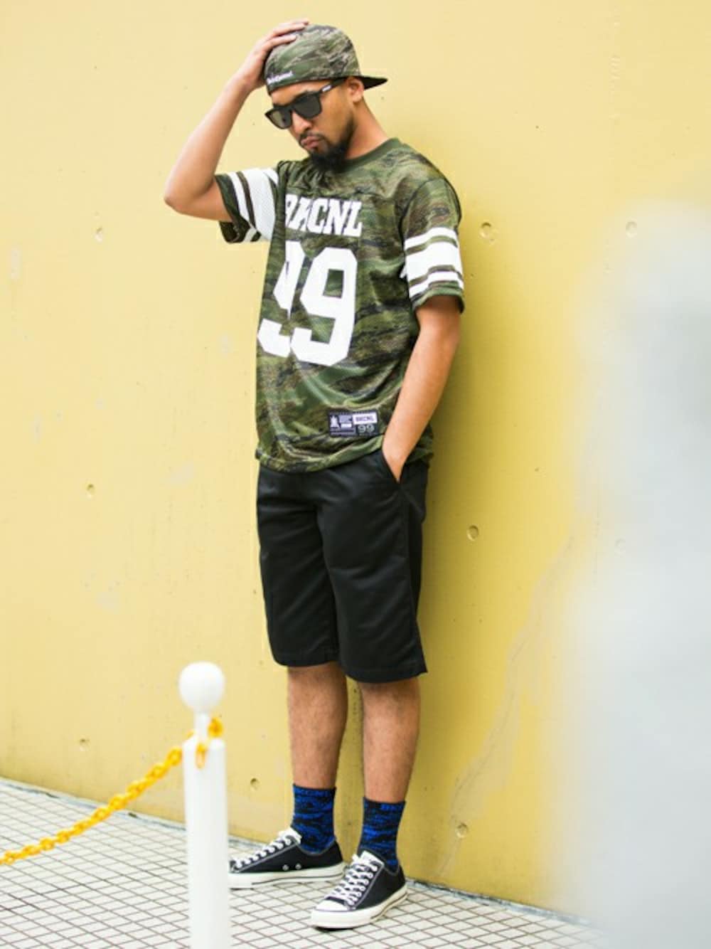 「柄シャツ、NEW ERA、BACK CHANNEL、backchannel、スポーツミックス、street、タンクトップ、夏コーデ、メッシュ、バックチャンネル」｜「Back ChannelのGHOSTLION CAMO FOOTBALL MESH T（Tシャツ/カットソー、グリーン系）」を使った、Back Channel®︎さん（メンズ・176cm）の夏コーディネートの1枚目の写真