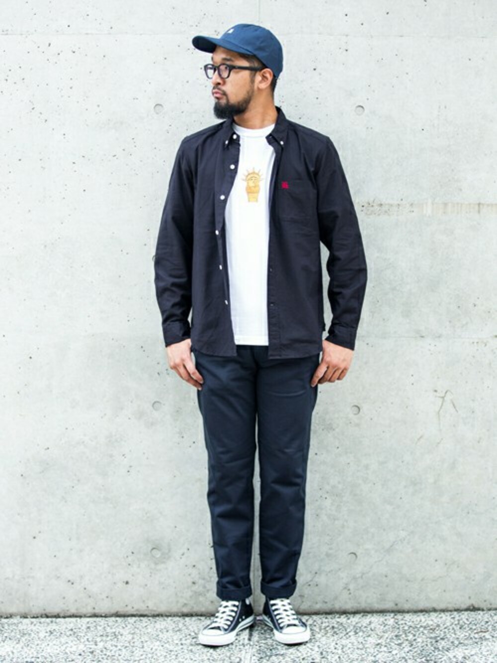 「カジュアル、シンプル、Tシャツ、秋のコーデ、BACK CHANNEL、backchannel、street、シャツスタイル、秋コーデ、バックチャンネル」｜「Back ChannelのBLANTESS T（Tシャツ/カットソー、ホワイト系）」を使った、Back Channel®︎さん（メンズ・176cm）の秋コーディネートの1枚目の写真